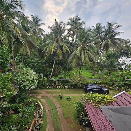 Maleyam Homestay Riverside コージコード エクステリア 写真