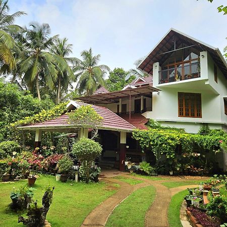 Maleyam Homestay Riverside コージコード エクステリア 写真