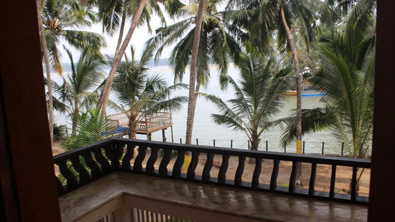 Maleyam Homestay Riverside コージコード エクステリア 写真