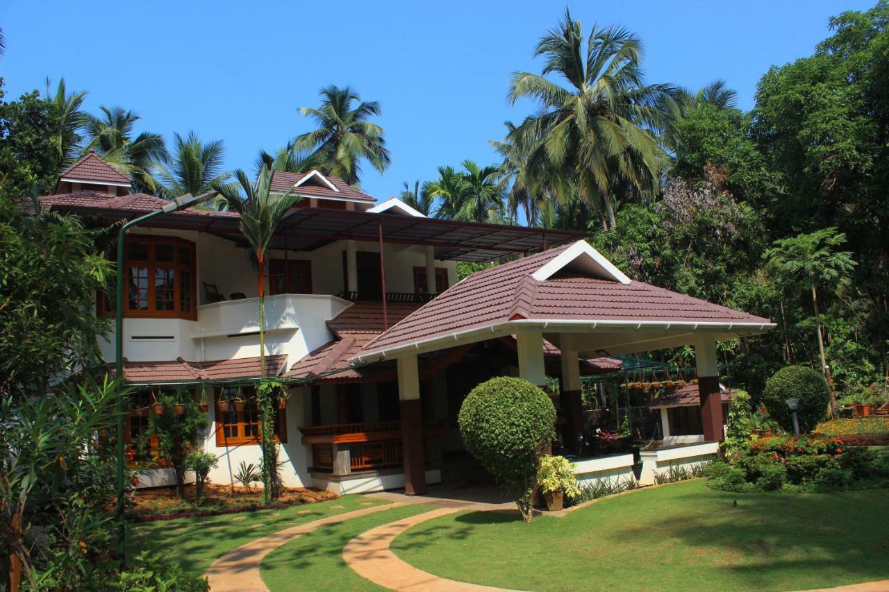 Maleyam Homestay Riverside コージコード エクステリア 写真